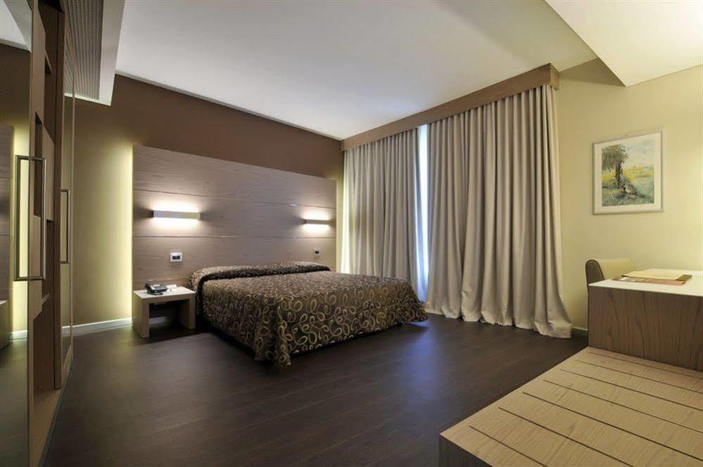 Hotel Federico II Iesi Ngoại thất bức ảnh